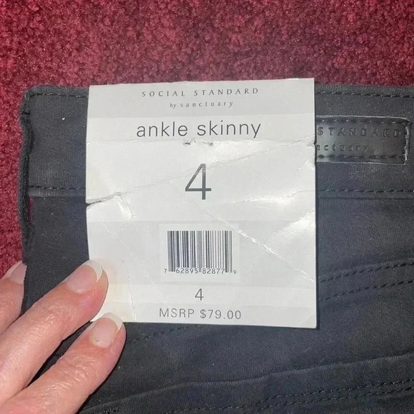 Social Standard jeans - Picture 2 of 5